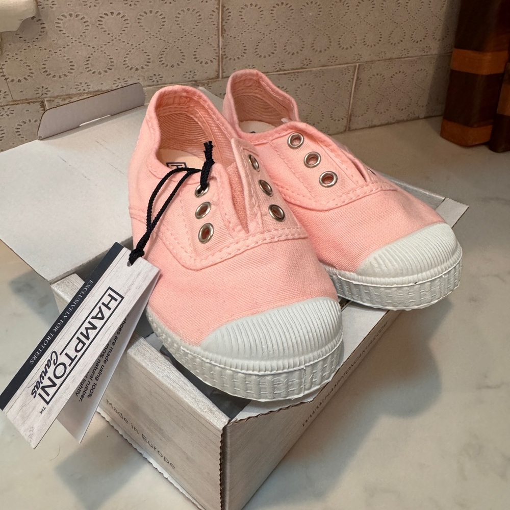 Pale pink Hampton Canvas girls shoes